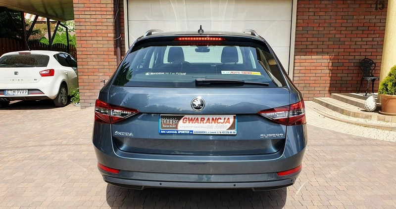Skoda Superb cena 81300 przebieg: 135590, rok produkcji 2017 z Rzeszów małe 781